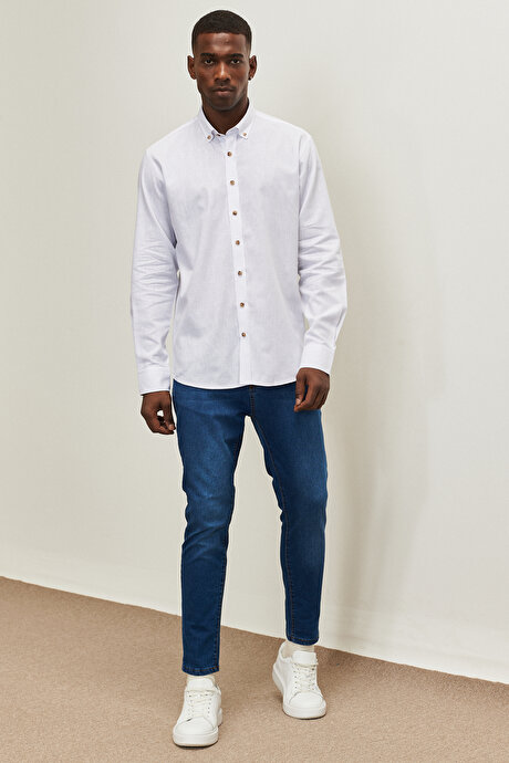 Slim Fit Dar Kesim Düğmeli Yaka Keten Beyaz Gömlek resmi
