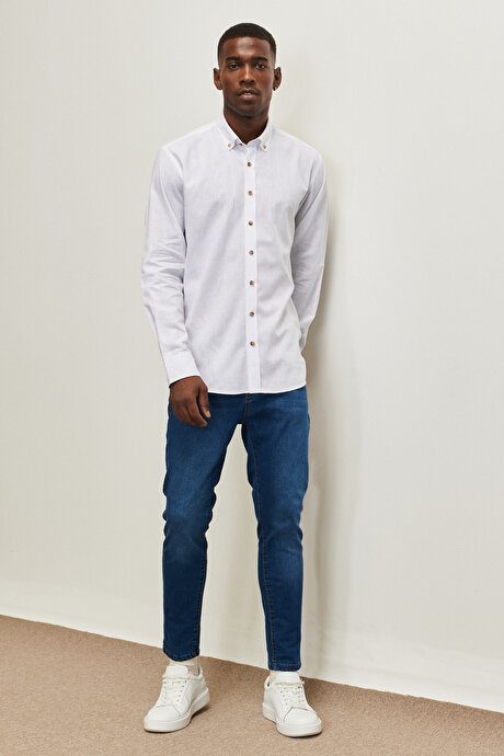 Slim Fit Dar Kesim Düğmeli Yaka Keten Beyaz Gömlek resmi