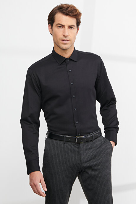 Comfort Fit Geniş Kesim Klasik Yaka Pamuklu Armürlü Siyah Gömlek resmi