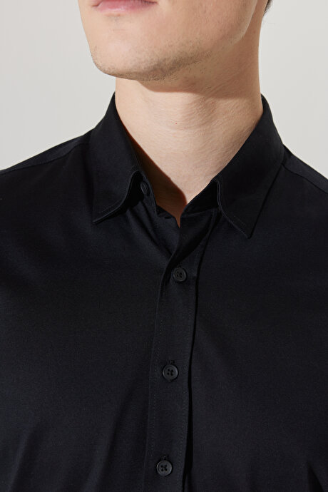 Slim Fit Dar Kesim Gizli Düğme Yaka %100 Pamuk Siyah Gömlek resmi