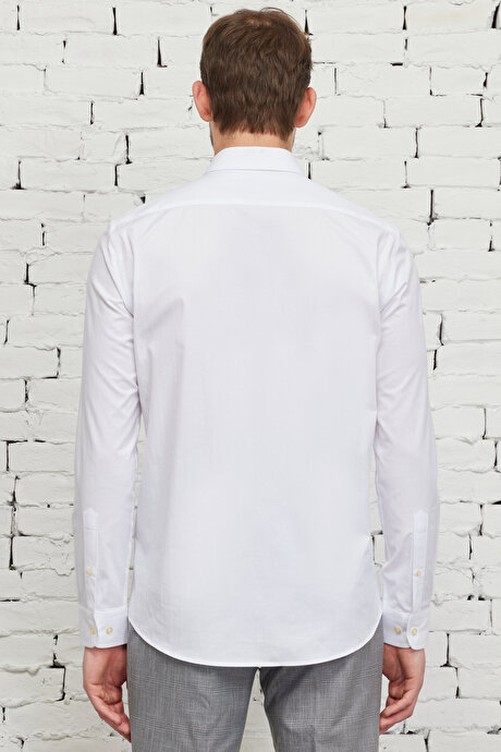 Slim Fit Dar Kesim Küçük İtalyan Yaka %100 Pamuk Armürlü Beyaz Gömlek resmi