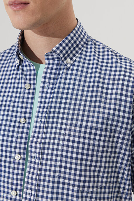 Comfort Fit Rahat Kesim Düğmeli Yaka Pamuklu Pötikareli Kısa Kollu Beyaz-Lacivert Gömlek resmi