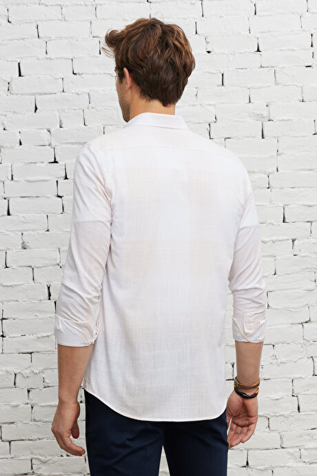Slim Fit Dar Kesim Düğmeli Yaka %100 Pamuk Çizgili Bej-Beyaz Gömlek resmi