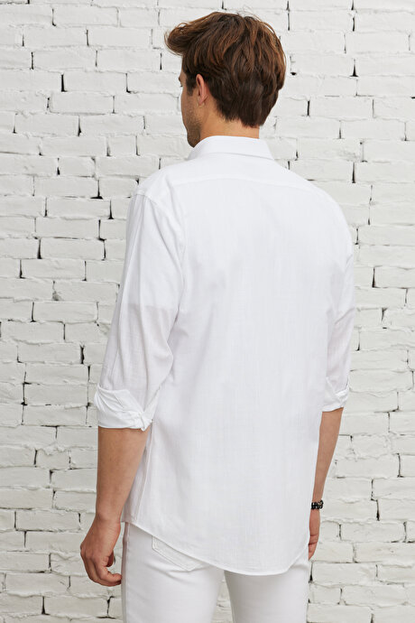 Comfort Fit Rahat Kesim Gizli Düğme Yaka %100 Pamuk Flamlı Beyaz Gömlek resmi