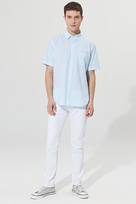 Comfort Fit Rahat Kesim Gizli Düğmeli Yaka Pamuklu Çizgili Beyaz-Açık Mavi Gömlek resmi