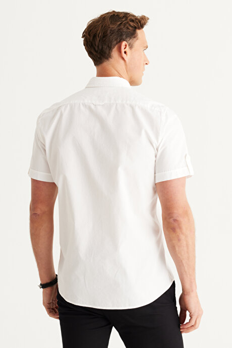 Slim Fit Dar Kesim Düğmeli Yaka Pamuklu Keten Beyaz Gömlek resmi