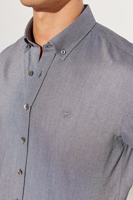 Slim Fit Dar Kesim Düğmeli Yaka %100 Pamuk Diyagonal Desenli Antrasit Gömlek resmi