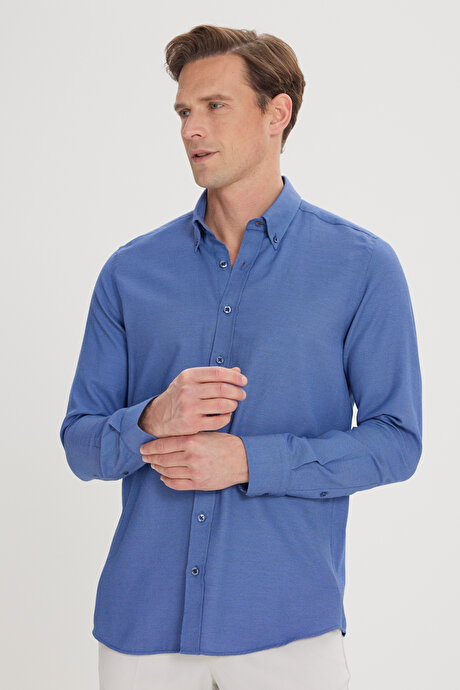 Slim Fit Dar Kesim %100 Pamuk Düğmeli Yaka Oxford Mavi Gömlek resmi