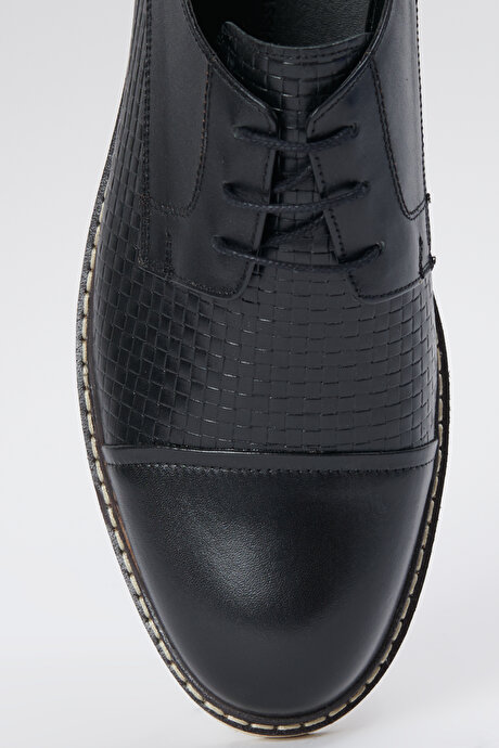 Desensiz Siyah Ayakkabı resmi