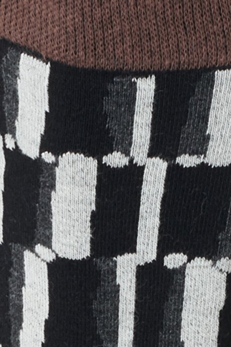 Desenli Siyah-Beyaz-Kahve Çorap resmi