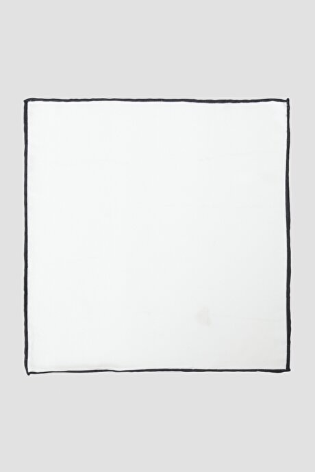 Desenli Klasik Beyaz-Siyah Mendil resmi