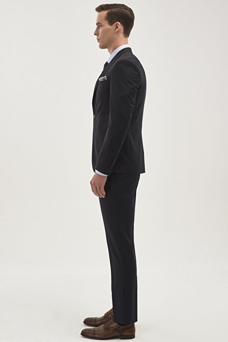 Su Geçirmez Ekstra Slim Fit Kırlangıç Yaka Yünlü Nano Lacivert Takım Elbise resmi