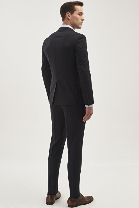 Ekstra Slim Fit Dar Kesim Kırlangıç Yaka Yünlü Lacivert Takım Elbise resmi