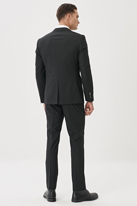 Slim Fit Dar Kesim Mono Yaka Siyah Takım Elbise resmi