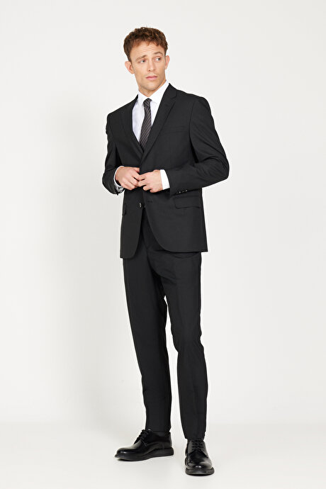 Regular Fit Geniş Kesim Mono Yaka Siyah Takım Elbise resmi
