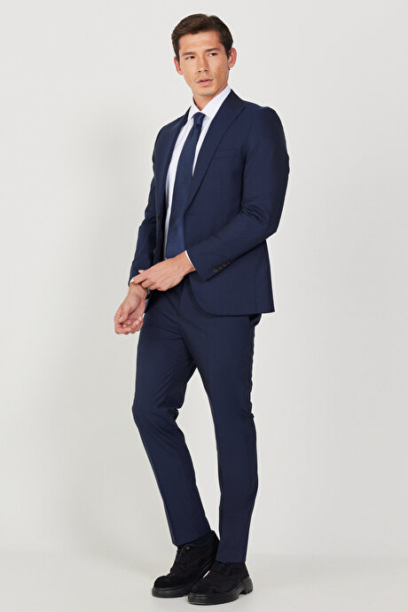 Ekstra Slim Fit Dar Kesim Kırlangıç Yaka Lacivert Takım Elbise resmi