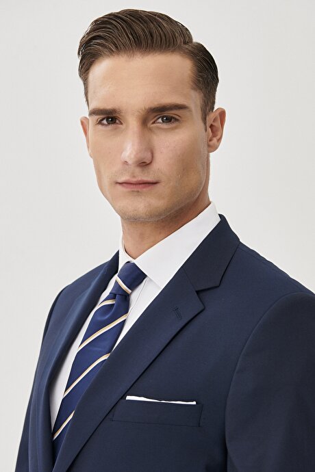 Regular Fit Geniş Kesim Mono Yaka Lacivert Takım Elbise resmi