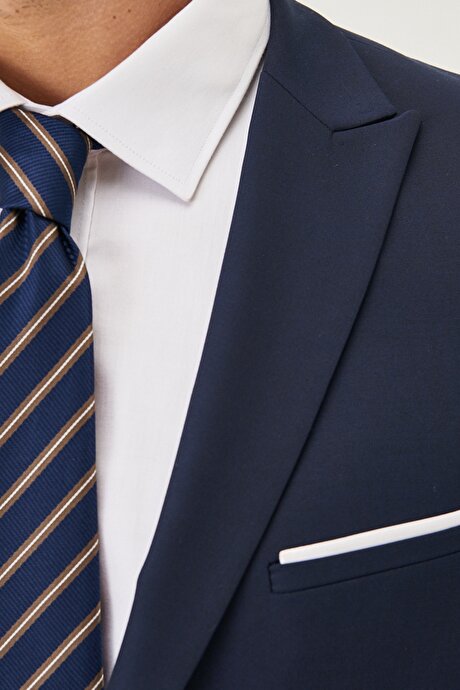 Ekstra Slim Fit Dar Kesim Kırlangıç Yaka Lacivert Takım Elbise resmi