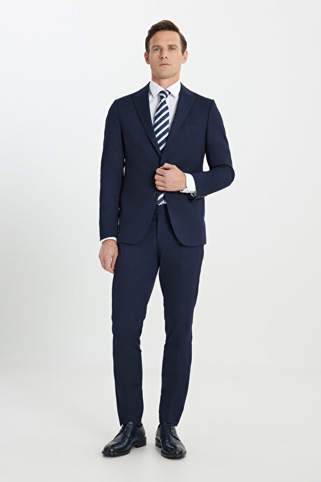 Ekstra Slim Fit Dar Kesim Kırlangıç Yaka Lacivert Takım Elbise resmi