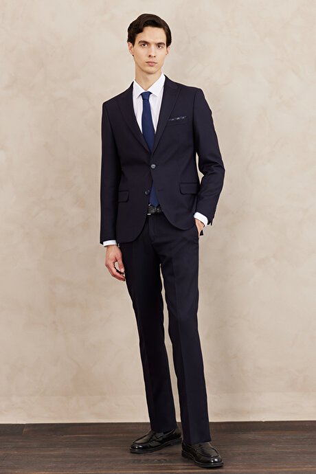 Slim Fit Dar Kesim Kırlangıç Yaka Armürlü Lacivert Takım Elbise resmi