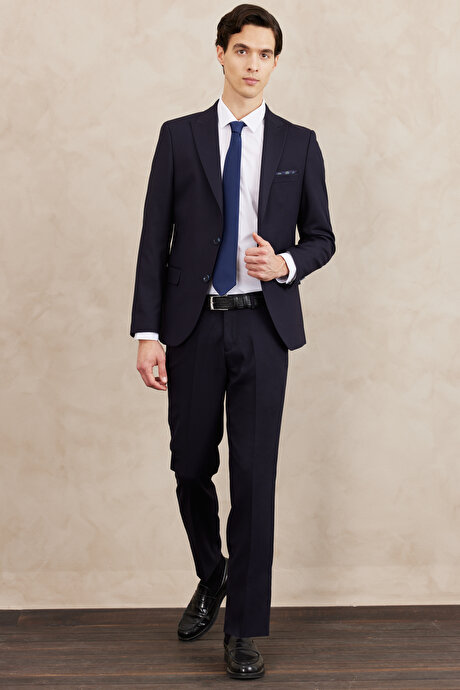 Slim Fit Dar Kesim Kırlangıç Yaka Armürlü Lacivert Takım Elbise resmi