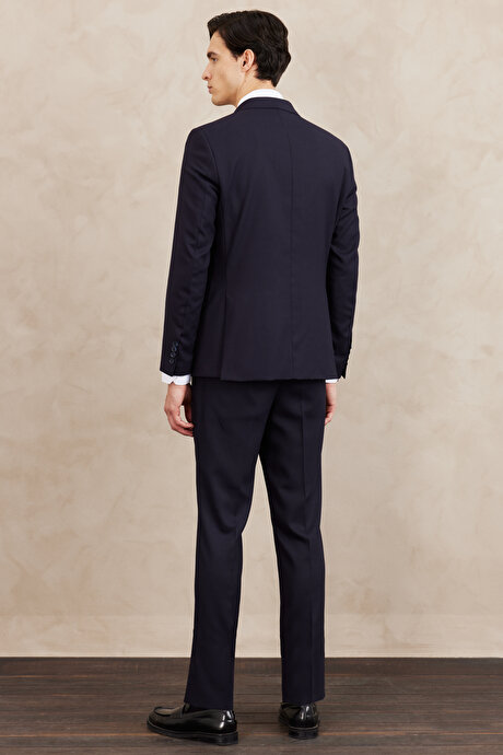 Slim Fit Dar Kesim Kırlangıç Yaka Armürlü Lacivert Takım Elbise resmi