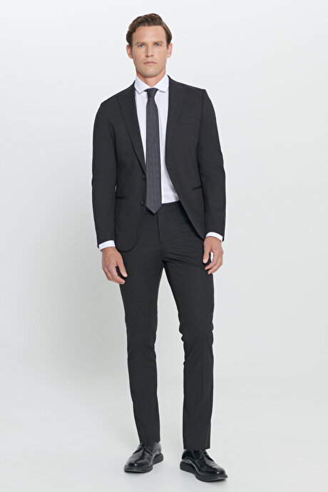 Ekstra Slim Fit Dar Kesim Kırlangıç Yaka Siyah Takım Elbise resmi