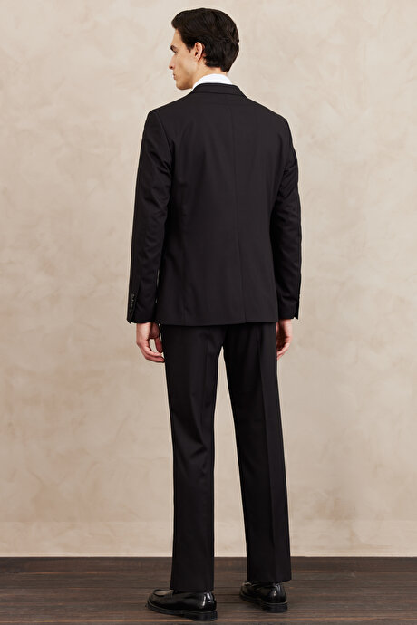 Regular Fit Normal Kesim Mono Yaka Siyah Takım Elbise resmi