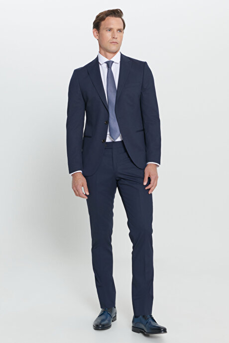 Ekstra Slim Fit Dar Kesim Kırlangıç Yaka Lacivert Takım Elbise resmi