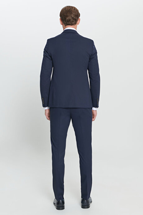 Ekstra Slim Fit Dar Kesim Kırlangıç Yaka Lacivert Takım Elbise resmi
