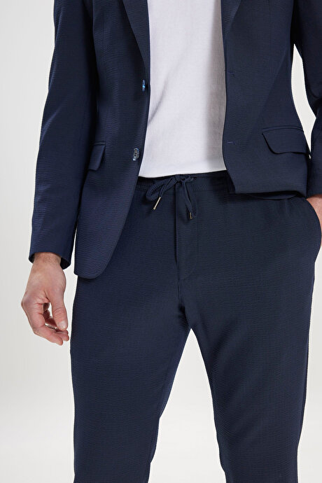 Slim Fit Dar Kesim Kırlangıç Yaka Desenli Lacivert Takım Elbise resmi