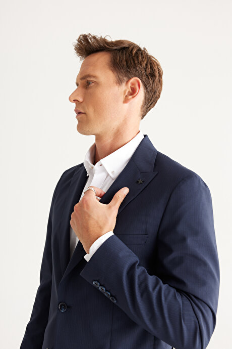 Slim Fit Dar Kesim Kırlangıç Yaka Çizgili Lacivert Takım Elbise resmi