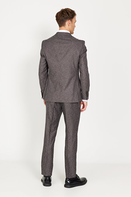 Ekstra Slim Fit Dar Kesim Kırlangıç Yaka Tweet Desenli Kahverengi Takım Elbise resmi