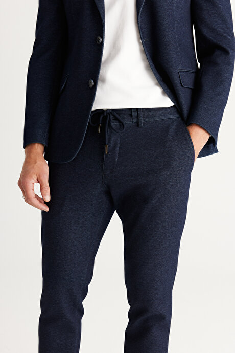 Slim Fit Dar Kesim Kırlangıç Yaka Desenli Lacivert Takım Elbise resmi