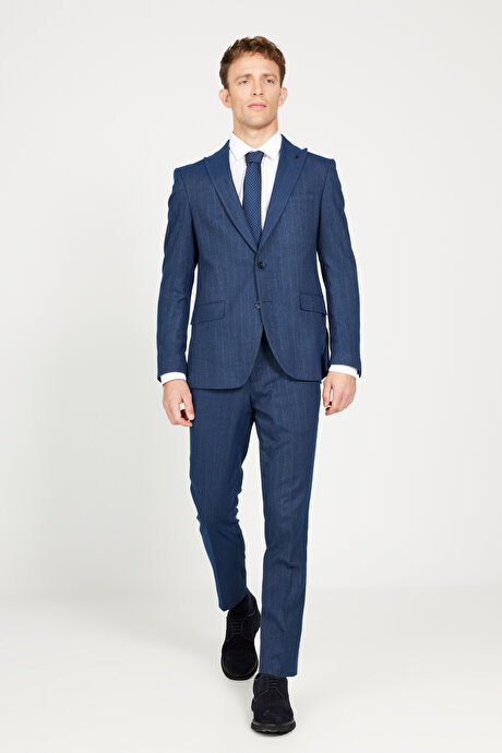 Ekstra Slim Fit Dar Kesim Kırlangıç Yaka Çizgili Lacivert Takım Elbise resmi