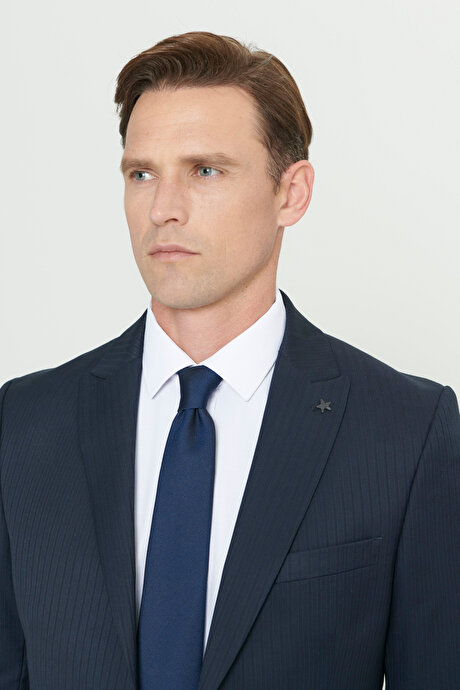 Ekstra Slim Fit Dar Kesim Kırlangıç Yaka Yünlü Çizgili Lacivert Takım Elbise resmi