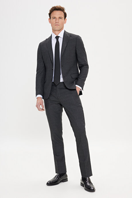 Ekstra Slim Fit Dar Kesim Kırlangıç Yaka Çizgili Antrasit Takım Elbise resmi