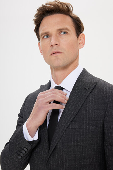 Ekstra Slim Fit Dar Kesim Kırlangıç Yaka Çizgili Antrasit Takım Elbise resmi