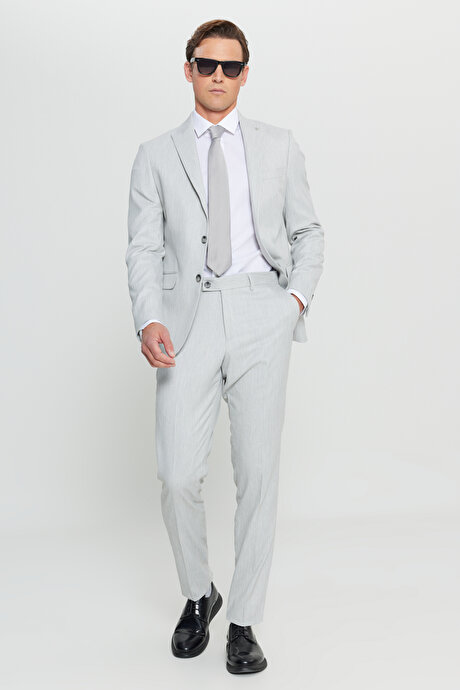 Slim Fit Dar Kesim Kırlangıç Yaka Kapak Cepli Esnek Açık Gri Takım Elbise resmi