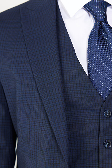 Slim Fit Dar Kesim Kırlangıç Yaka Kareli Yünlü Yelekli Lacivert-Siyah Yelekli Takım Elbise resmi