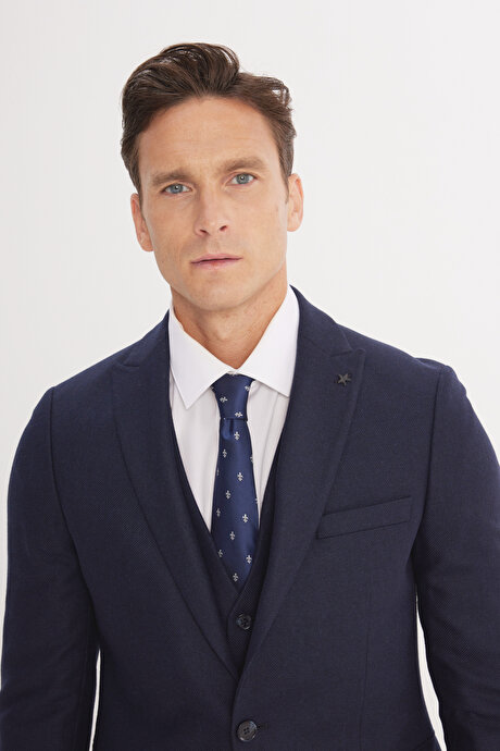 Slim Fit Dar Kesim Kırlangıç Yaka Desenli Lacivert Yelekli Takım Elbise resmi