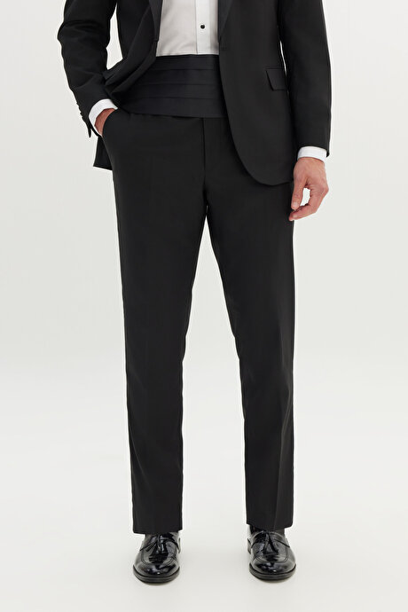 Regular Fit Geniş Kesim Kırlangıç Yaka Yünlü Siyah Smokin Takım resmi