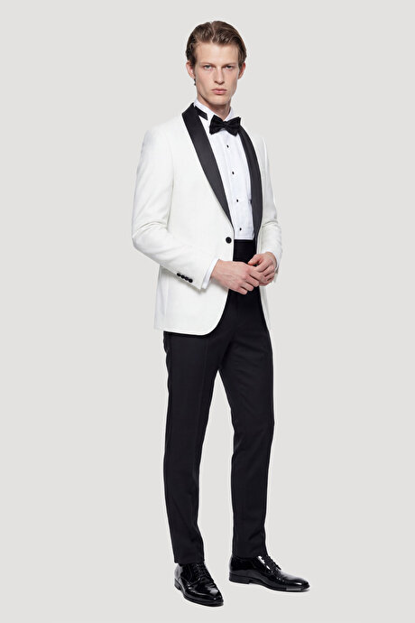 Slim Fit Dar Kesim Şal Yaka Armürlü Beyaz-Siyah Smokin Takım resmi