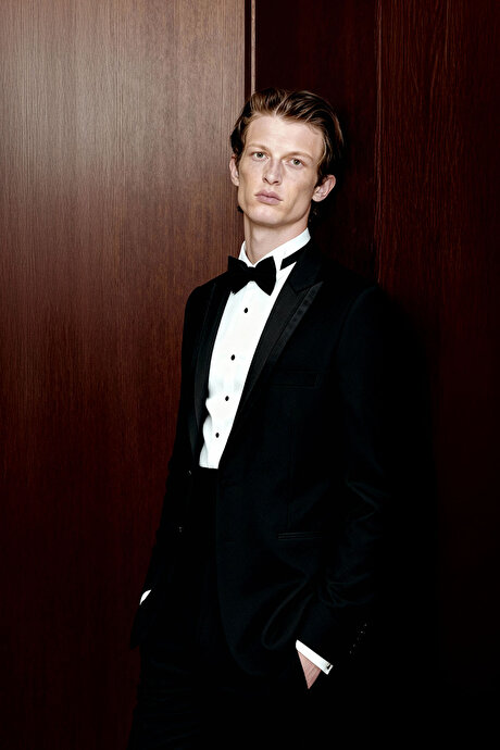 Standart Fit Normal Kesim Kırlangıç Yaka Desenli Siyah Smokin Takım resmi