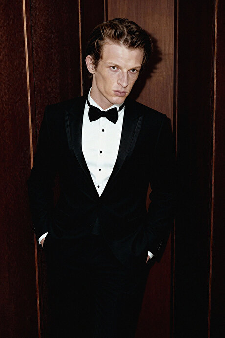 Standart Fit Normal Kesim Kırlangıç Yaka Desenli Siyah Smokin Takım resmi