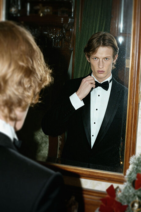 Standart Fit Normal Kesim Kırlangıç Yaka Desenli Siyah Smokin Takım resmi