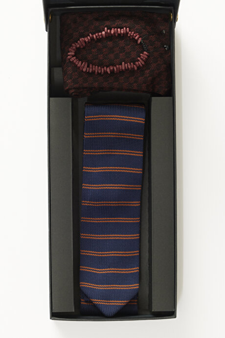 Desenli Kravat- Bambulu Çorap- Bileklik Karışık Set resmi