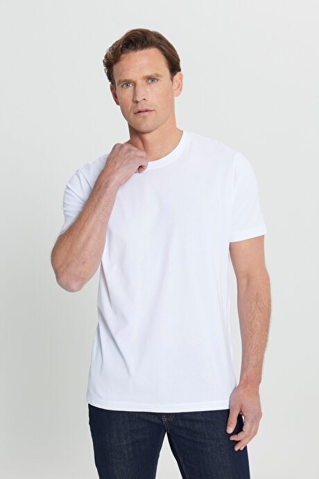 Slim Fit Dar Kesim Bisiklet Yaka %100 Pamuk Kısa Kollu Beyaz Tişört resmi