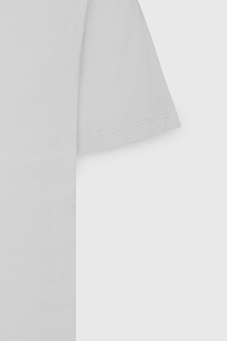 Slim Fit Dar Kesim Bisiklet Yaka %100 Pamuk Kısa Kollu Beyaz Tişört resmi