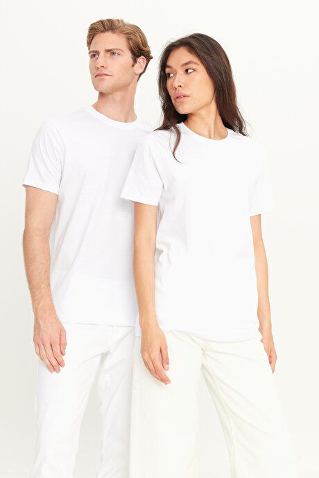 Slim Fit Dar Kesim Bisiklet Yaka %100 Pamuk Kısa Kollu Beyaz Tişört resmi
